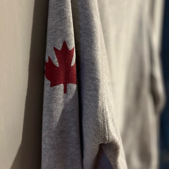 Rainbow Roots Canada Cooper Crew Neck - Women’s Medium in Grey - Picture 7 of 8